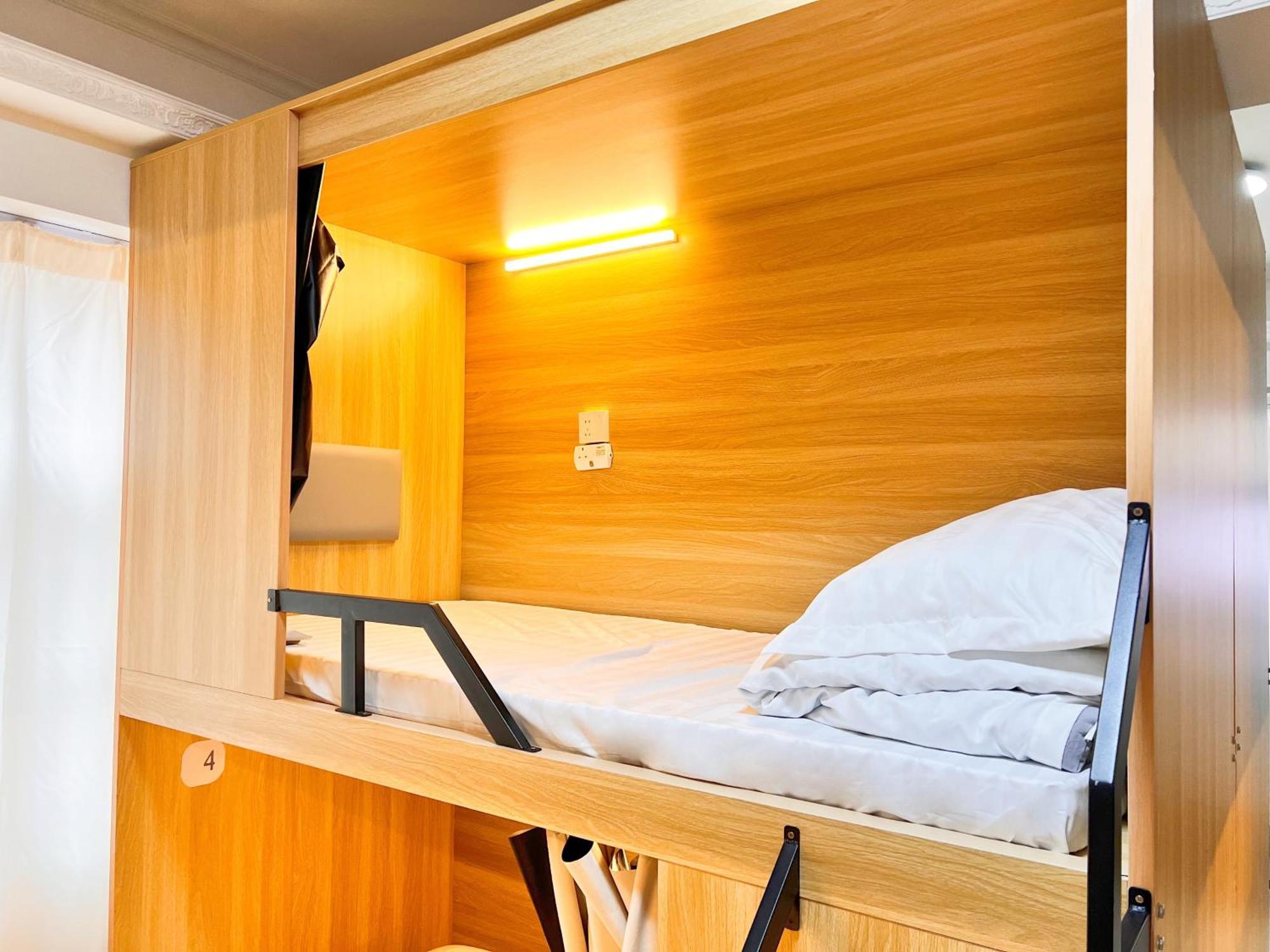Waveflo Hostel 浪花青旅 Хонконг Екстериор снимка