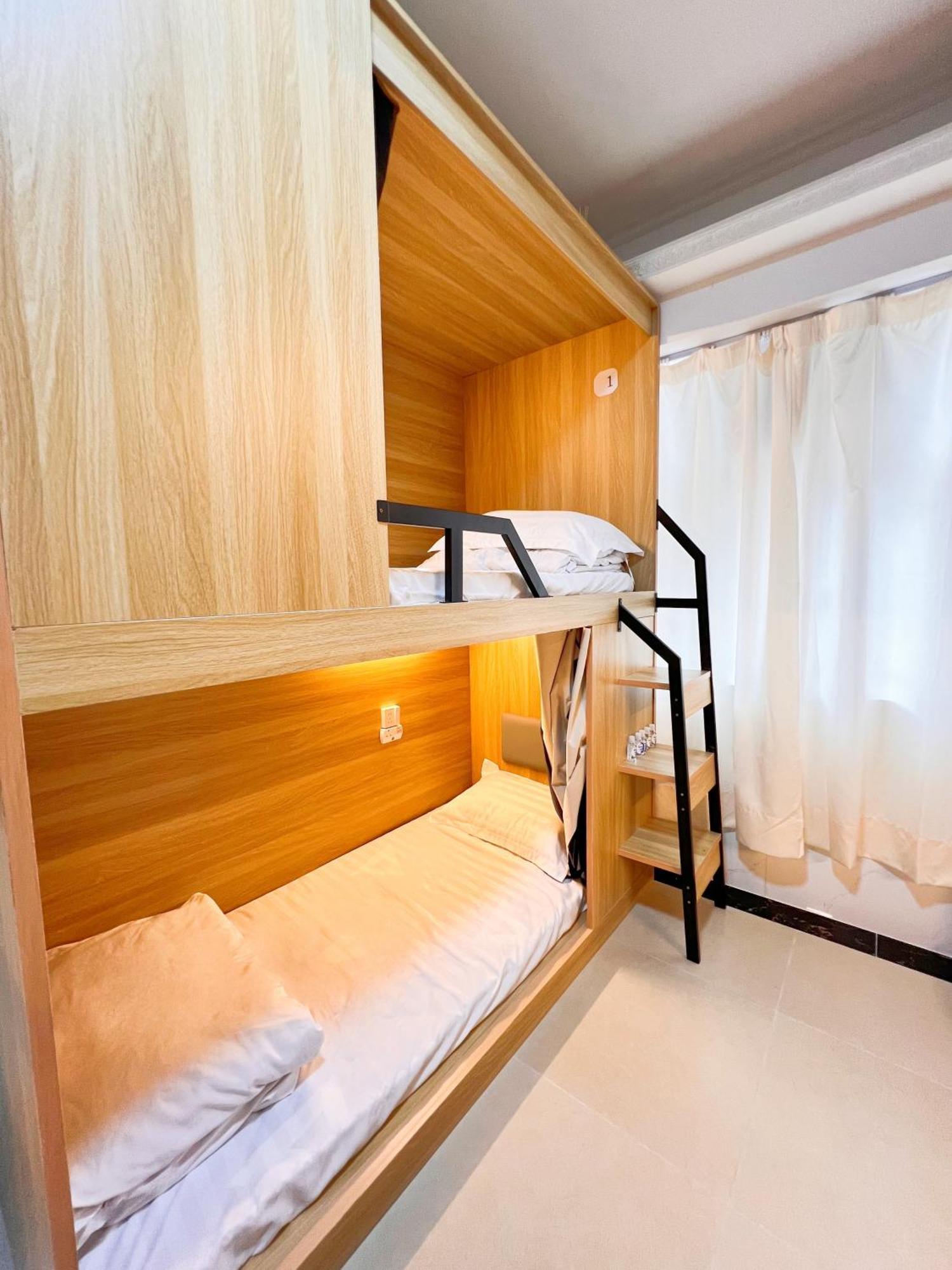 Waveflo Hostel 浪花青旅 Хонконг Екстериор снимка